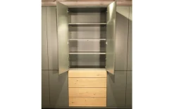 Drehtürenkleiderschrank Silea-S, hellgrün/Asteiche, 273,2 x 234,9 cm, inkl. Push-to-Open Funktion