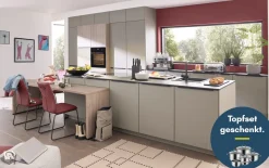 Einbauküche Esilia/Rosian, sand/Eiche San Remo Nachbildung, inkl. Siemens Elektrogeräte