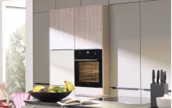 Einbauküche Esilia/Rosian, sand/Eiche San Remo Nachbildung, inkl. Siemens Elektrogeräte