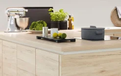 Einbauküche Rosian/Felde, Eiche San Remo Nachbildung/magnolia Hochglanz, inkl. Miele Elektrogeräte