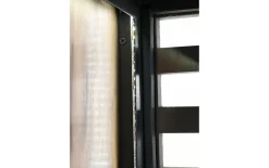 Vitrine Showcase, Akazie/schwarz, inkl. LED-Beleuchtung